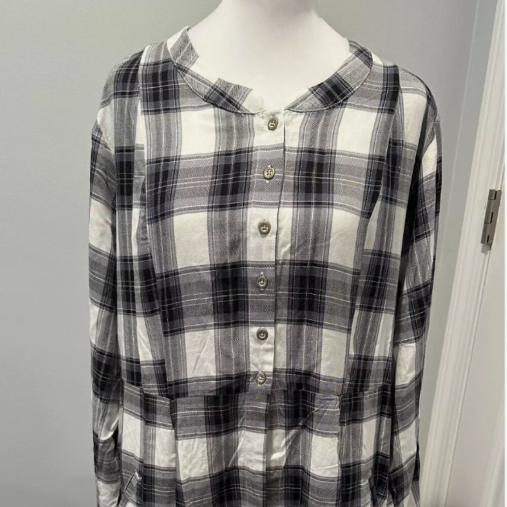 Torrid Plaid Shirt Dress PLUS SIZE 3 3X Black White Buttons Pockets Long Sleeve